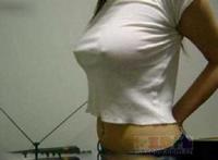 街头美女爱凸两点图片