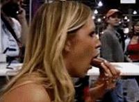 女生深喉技巧动态图片