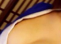 女人起床换衣服