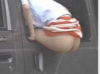 被尿憋急了的美女们