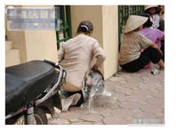 印度女人随地大小便