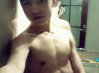 亚洲健美裸男大鸟图