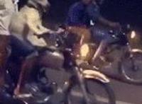 骑摩托车搞笑动态图