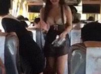 爆笑内涵图gif：揉胸会让胸变大么