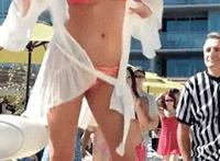 允许卖肉的直播平台 女主播张琪格地震gif