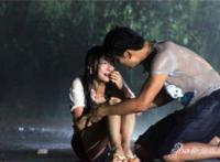 嗯嗯快进来都湿透了，快进去吧都淋湿了图片！