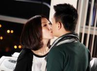 男人和女人亲嘴模屁图片，帅哥美女亲嘴动态图大全gif