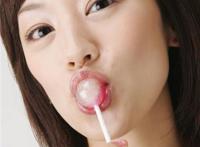 美女吃棒棒糖图片，美女吃香肠图片，美女吃脚丫图片大全