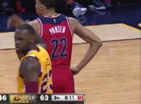 詹姆斯跳舞骂裁判gif动态图