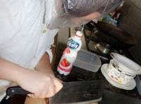 切个洋葱而已，用得着全副武装么