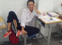 发现女汉子都是这么坐的