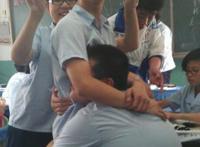 再欢快的时光，也有人抢镜头