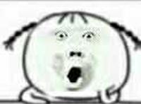 两个辫子的妹子吃惊瞪着眼张开嘴