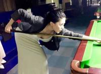 姑娘你的打球姿势不错！