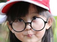 戴眼镜的小女孩27p图片，小红帽和她妈妈27p，戴眼镜的小姑娘27p