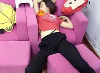 妹子你的睡姿真销魂