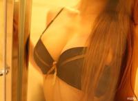 丁字裤美女脱衣挤胸诱惑你