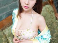 换古装了,推女神制服女王演绎性感汉服