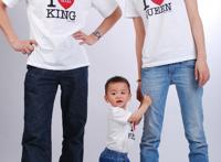 创意的一家三口周岁照