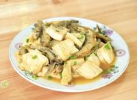溪鱼豆腐高清图片