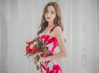 gogo欢欢与摄影师图片