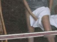 早上倒垃圾看见无罩