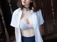 同桌在他家吃我奶故事