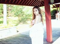 王爷秋千上挺动浪吟莺啼