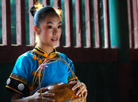 侗族姑娘衣服图片