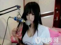 陆雪琪直播衣服掉了