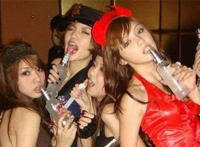 隔着衣服捏完胸 胸疼