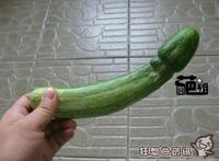 姐姐卧室里经常放一根黄瓜