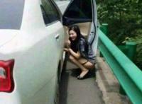 上车睡觉下车尿尿中间拍拍照