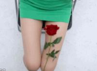 亲吻大腿中间视频