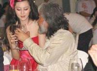 范冰冰喝醉酒后亲吻视