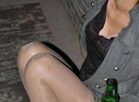 美女喝酒昏迷被男生