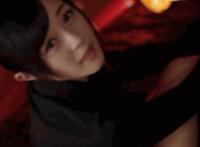 桌子底下脱母亲的短裤视频