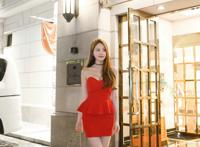 医生爸爸给女儿检查