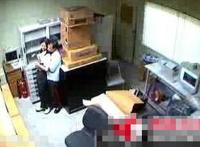 男老板把女秘书罐醉酒后强吻图片