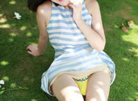 女生穿三角裤衩照片