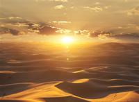 壮美的黄昏沙丘图片