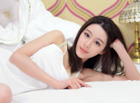 强吻胸撕女人衣服