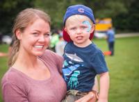 外国妈妈和宝宝开心照片