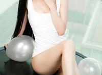 穿衣服穿的最少的美女