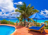 带游泳池的海边酒店图片