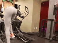 女记者亲身体验震动棒gif