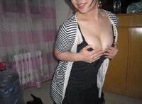 微信妹子发来全身照