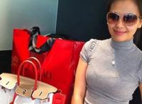 刘涛穿紧身裤显沟沟