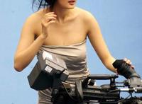 杨幂衣服掉了 杨幂巨胸撑破衣服ps