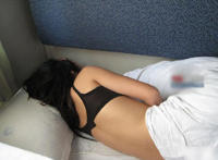 火车女乘客低俗睡姿 火车门事件